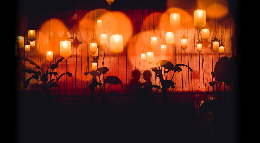 結婚式披露宴後二人の幻想的なブライダルフォト ウエディングフォト 結婚式写真フォトフォリー