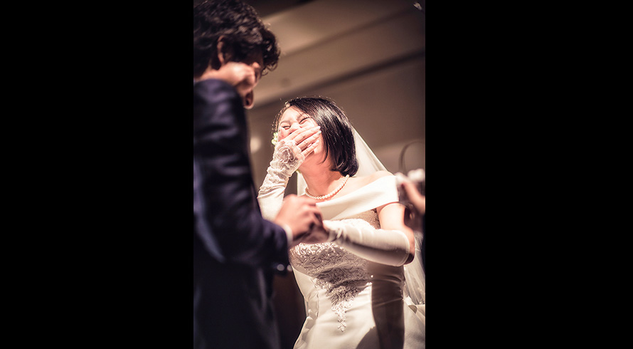 披露宴幻想的な乾杯撮影シーン ブライダルフォト ウエディングフォト 結婚式写真フォトフォリー