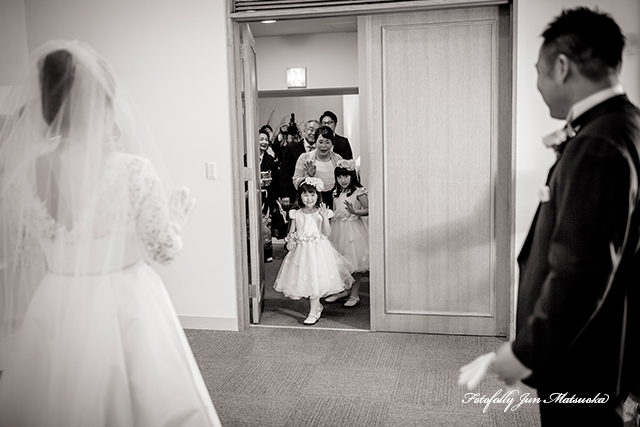ブレストンコートでの結婚式　持ち込みカメラマンが撮る写真　軽井沢高原教会でのウエディング　ブライダルフォト　控え室