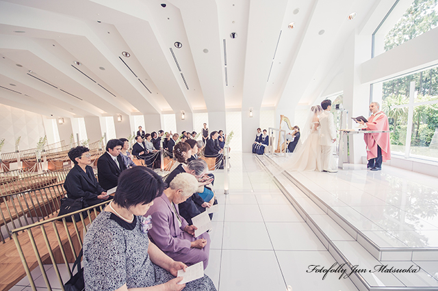 ヒルトン東京ベイで結婚式　hilton-tokyobay-wedding　持ち込みカメラマンのブライダルフォト　ウエディングフォト　挙式会場全体の写真
