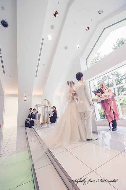 ヒルトン東京ベイで結婚式　hilton-tokyobay-wedding　持ち込みカメラマンのブライダルフォト　ウエディングフォト　挙式　誓い1
