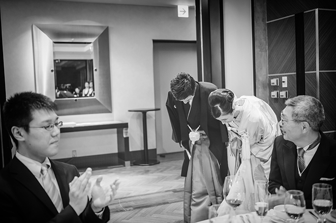 ホテルニューオータニ 披露宴 お色直し退場 ブライダルフォト ウエディングフォト 結婚式写真