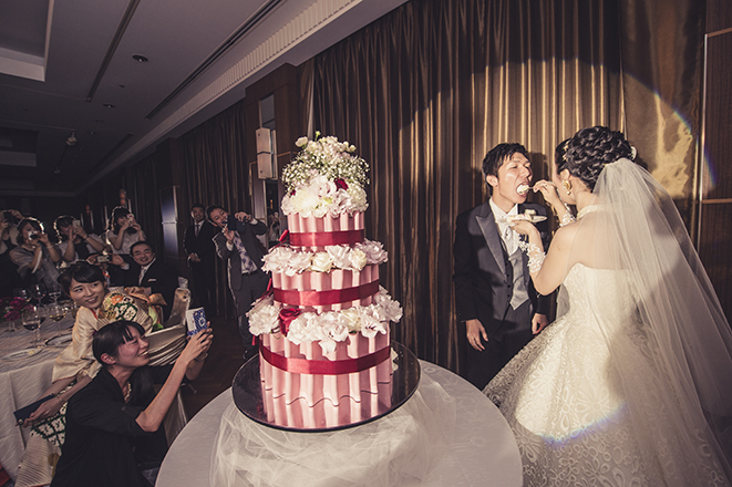 ホテルニューオータニ 披露宴 ファーストバイト ブライダルフォト ウエディングフォト 結婚式写真