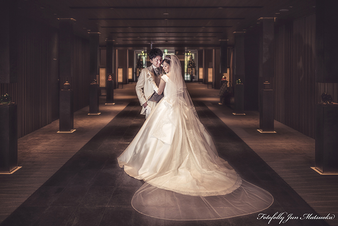 グランドプリンス高輪貴賓館 廊下で素敵なライティングロケーションフォト ブライダルフォト ウエディングフォト 結婚式写真
