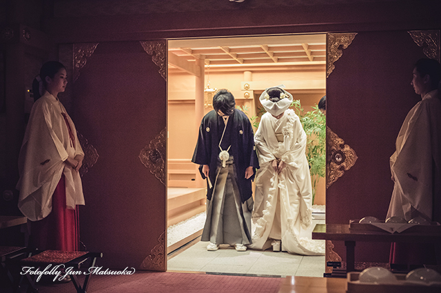 椿山荘で結婚式　椿山荘持ち込みカメラマンのブライダルフォト　挙式神前式入場