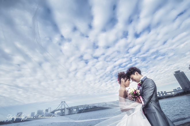 結婚式前撮り　横浜での前撮り　ブライダルフォト　お台場　雲　向かい合わせ