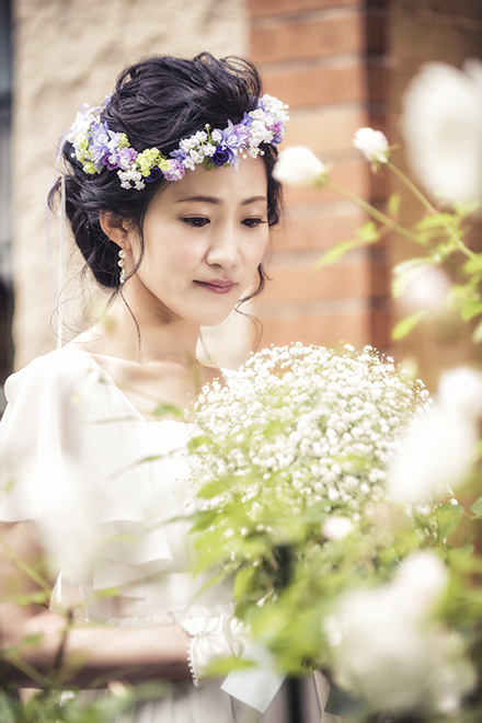 結婚式前撮り　横浜での前撮り　ブライダルフォトベーリックホール　ベーリックホールお庭にてポートレート新婦