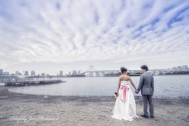 結婚式前撮り　横浜での前撮り　ブライダルフォト　お台場　雲　バックショット