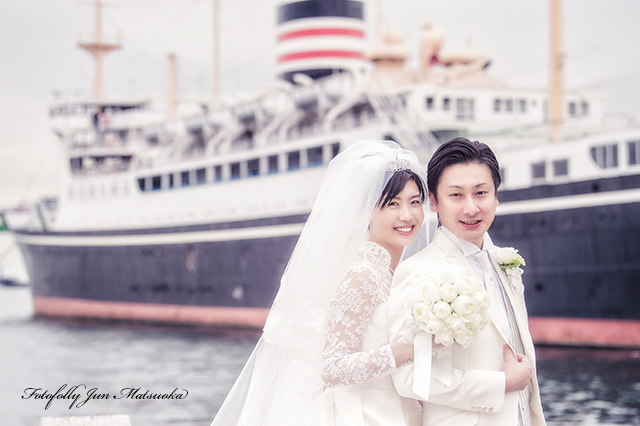 ホテルニューグランド横浜での結婚式写真　持ち込みカメラマンが撮影した写真　ブライダルフォト　山下公園ロケーションフォト　日本丸と