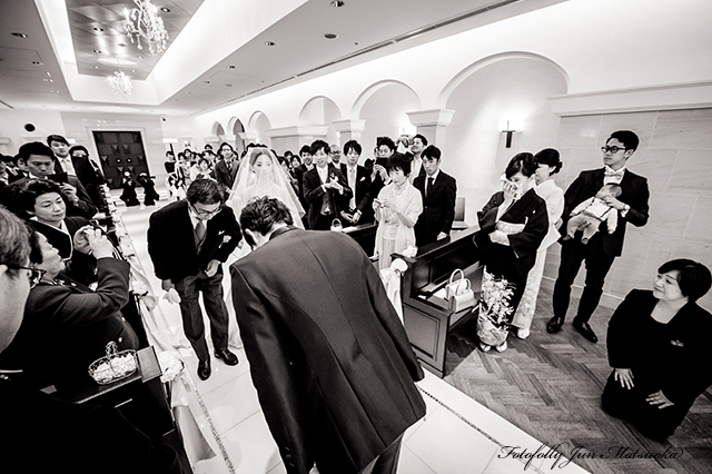 ホテルニューオータニ東京で結婚式の写真　ニューオータニウエディング　持ち込みカメラマンニューオータニ　ウエディングカメラマン　ニューオータニで挙式　入場