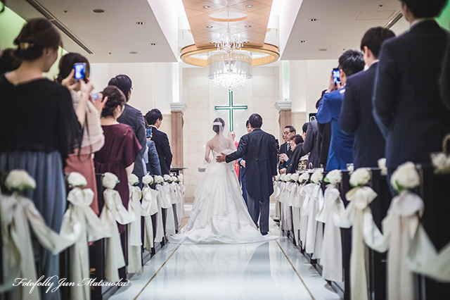 ホテルニューオータニ東京で結婚式の写真　ニューオータニウエディング　持ち込みカメラマンニューオータニ　ウエディングカメラマン　ニューオータニで挙式　送り出し