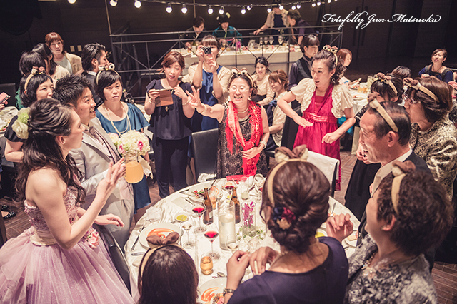 ヴィラ・デ・マリアージュさいたま 結婚式写真 ウエディングフォト ブライダルフォト ロケーションフォト 披露宴テーブルラインド3
