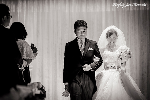 ヒルトン東京ウエディングフォト ブライダルフォト 結婚式写真 挙式入場