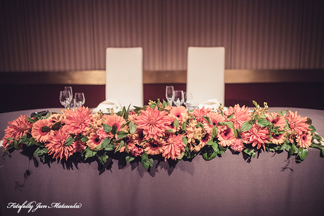 ヒルトン東京ウエディングフォト ブライダルフォト 結婚式写真 披露宴開始前高砂装花