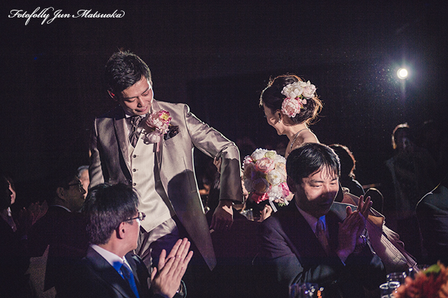 ヒルトン東京ウエディングフォト ブライダルフォト 結婚式写真 披露宴再入場スナップショット