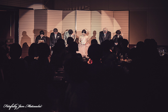 ヒルトン東京ウエディングフォト ブライダルフォト 結婚式写真 披露宴謝辞後一礼