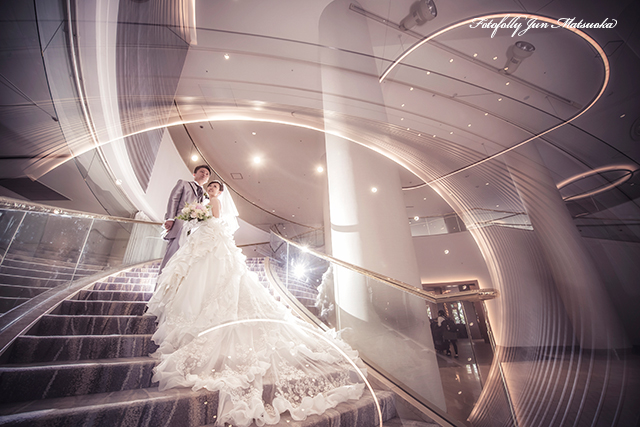 ヒルトントウキョウベイウエディングフォト ブライダルフォト 結婚式写真 館内ロケーションフォト撮影 階段フォト