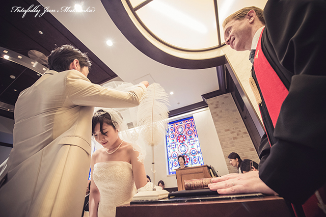 ホテルモントレ銀座ウエディングフォト 結婚式写真 ブライダルフォト フォトフォリーウエディングフォト 挙式ベールアップ