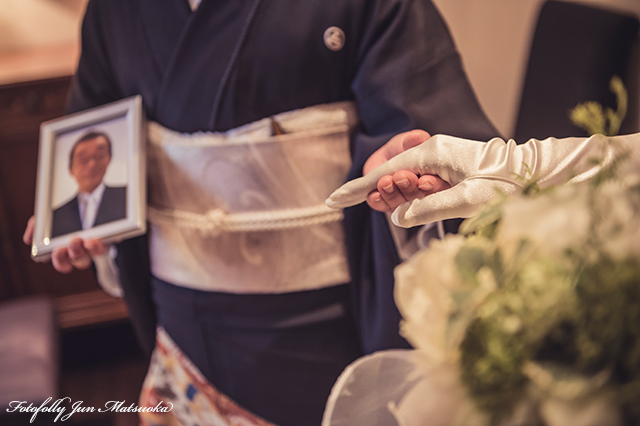 ヴィラデマリアージュ長野ウエディングフォト ブライダルフォト 結婚式写真 挙式入場前新婦母お手引き