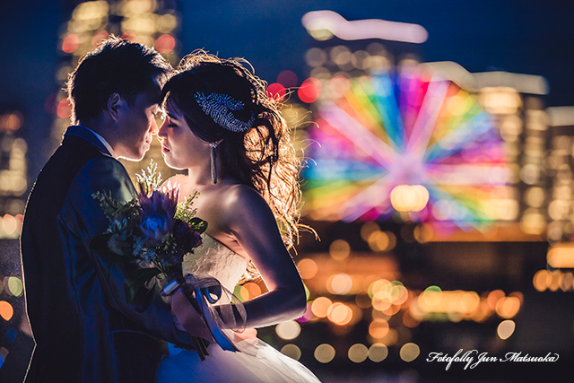 ドレスで前撮り　前撮り横浜　結婚式前撮り　ウエディングカメラマン　横浜大桟橋　観覧者　ライトアップ