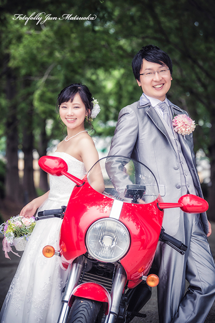 ドレス前撮り　横浜前撮り　前撮りカメラマン　フォトウエディング　レトロな写真　外交官の家　バイクと