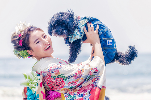 成人式　前撮り　茅ヶ崎　ロケーションフォト　海で成人式前撮り　プアマナ　愛犬と撮る　ワンちゃんと